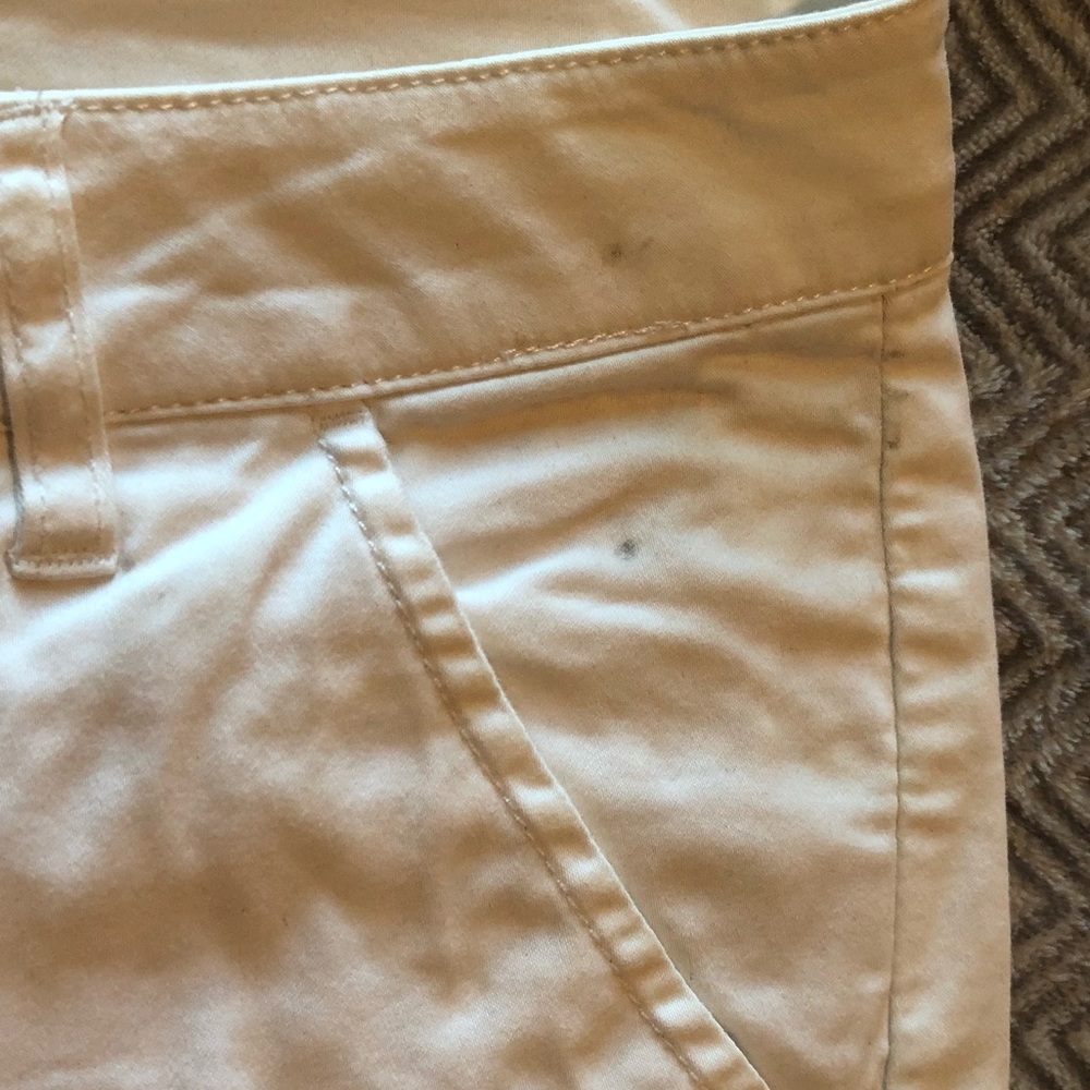 White Volcom short - Picture 2 of 4